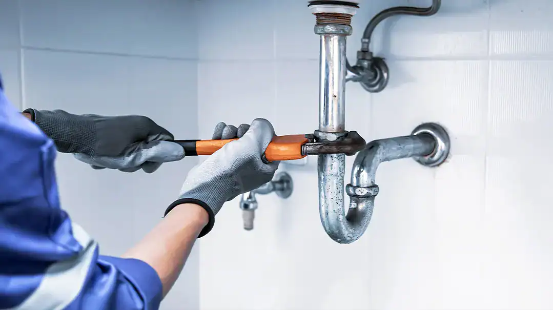 Plumber-Drain-Pipe-Maintenance